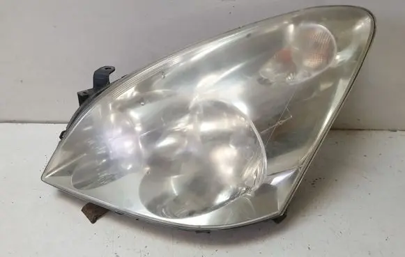 Toyota Corolla Verso AR10 Headlight/headlamp 