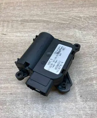Volkswagen Golf VI Air flap motor/actuator 1K0907511B 1K0820915