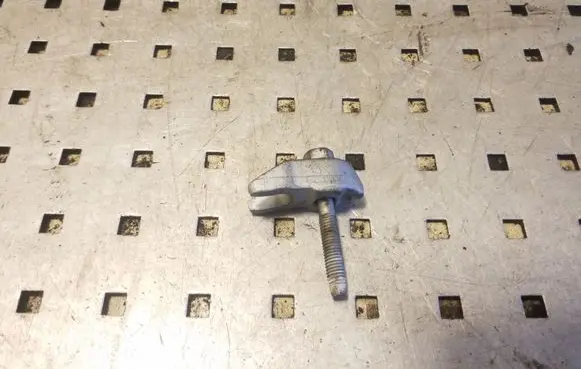 Opel Antara Fuel Injector clamp holder