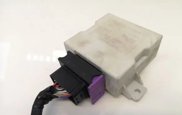 Toyota Avensis T250 Window control relay 8594005040