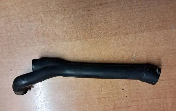 Mercedes-Benz S W116 Breather/breather pipe/hose 1160940682