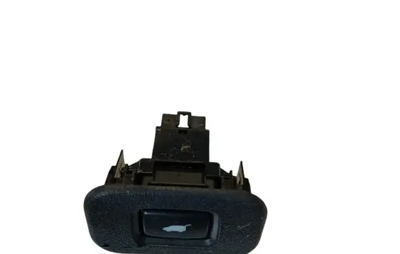 Honda Accord Tailgate/boot open switch button M20419