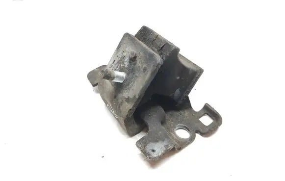 Nissan Navara D23 Engine mount bracket
