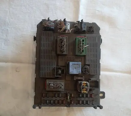 Citroen C5 Fuse module 96474482