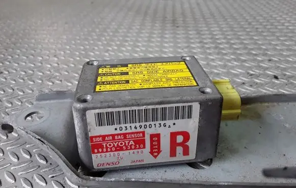 Lexus IS 200-300 Airbag deployment crash/impact sensor 8986053030 25230053030