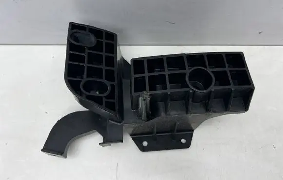 Ford Escort Fender mounting bracket N1WB-16165-AA