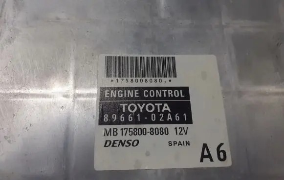 Toyota Corolla E120 E130 Engine control unit/module ECU 89661-02A61