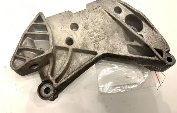 Audi A3 S3 8V Engine mounting bracket 06J199207P