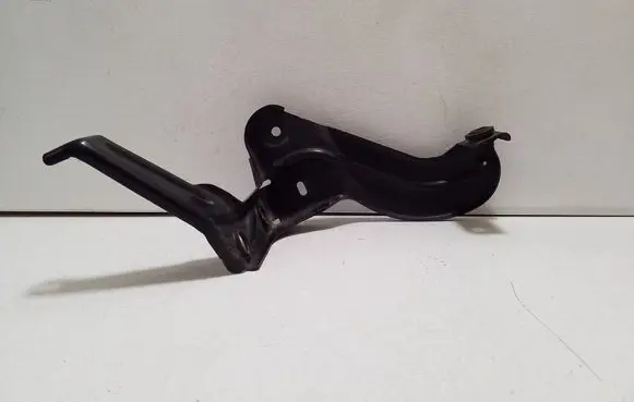 Audi A6 S6 C6 4F Intercooler pipe mounting bracket 4F0145813F