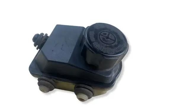 Volvo V50 Power steering fluid tank/reservoir 4M513531DC C6S4B 0085002094