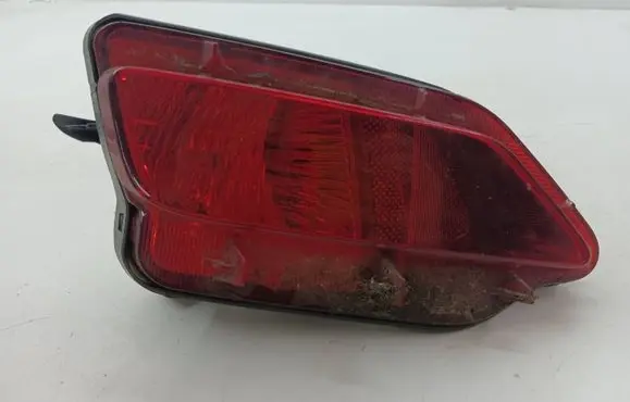 Toyota RAV 4 (XA40) Rear fog light 