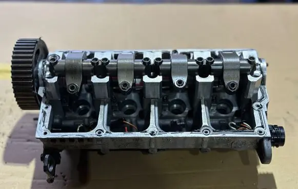 Volkswagen Transporter - Caravelle T5 Engine head 038103373R