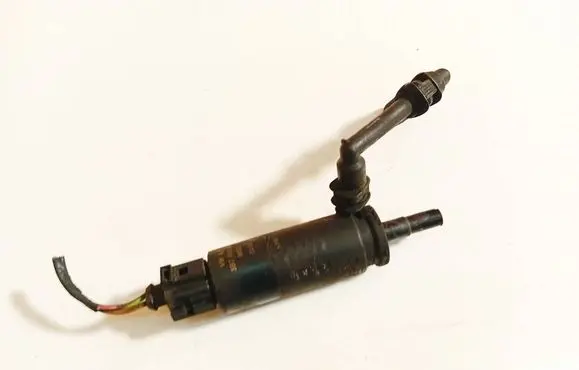 Skoda Octavia Mk2 (1Z) Headlight washer pump 3b7955681