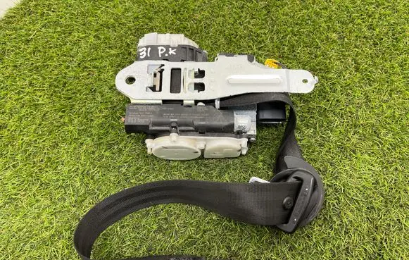 Audi A8 S8 D4 4H Front seatbelt 4H0857705A 34058699