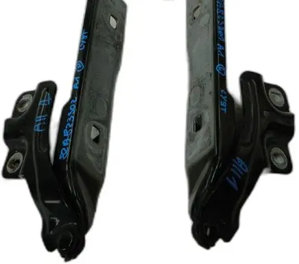 Audi A1 Engine bonnet/hood hinges 