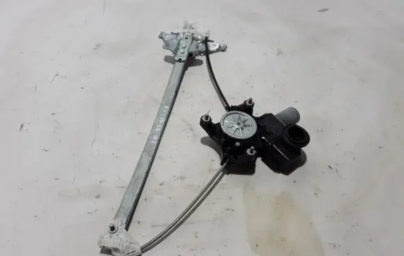 Lexus NX Rear window lifting mechanism without motor 69804F6010