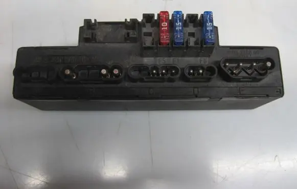 Mercedes-Benz E W210 Fuse module 2105400372 A2105400372