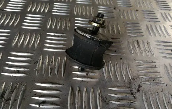 BMW 3 E46 Gearbox mount 2231675331603