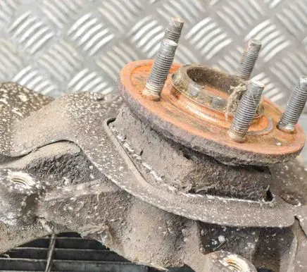 Jaguar S-Type Front wheel hub