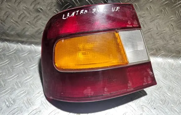 Hyundai Lantra I Rear/tail lights 7R011110 011110