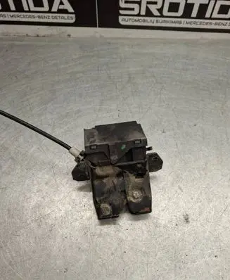 Mercedes-Benz C W203 Loading door lock A1717500085