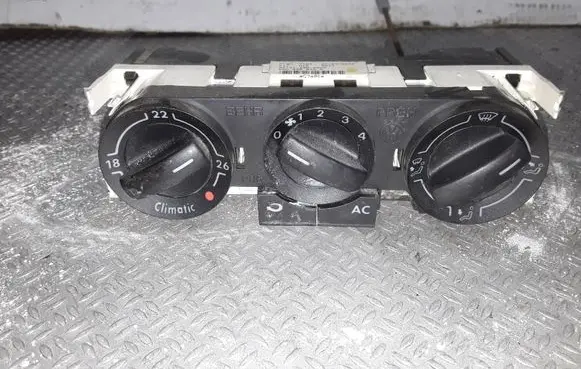 Volkswagen Polo IV 9N3 Climate control unit 6Q0820045G
