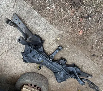 KIA Sportage Front subframe 624012Y300
