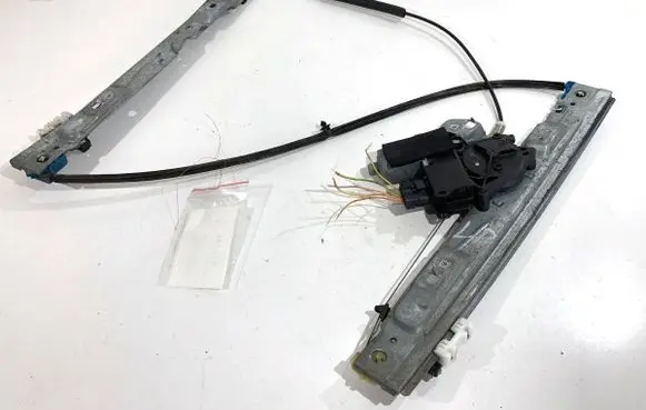 Peugeot 308 Front door window regulator with motor 