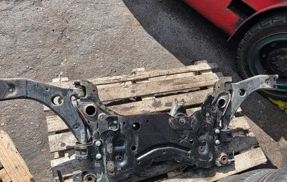 Volvo C30 Front subframe FK07S 4M515494FA