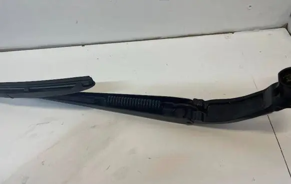Mitsubishi Eclipse Cross Front wiper blade arm 8827