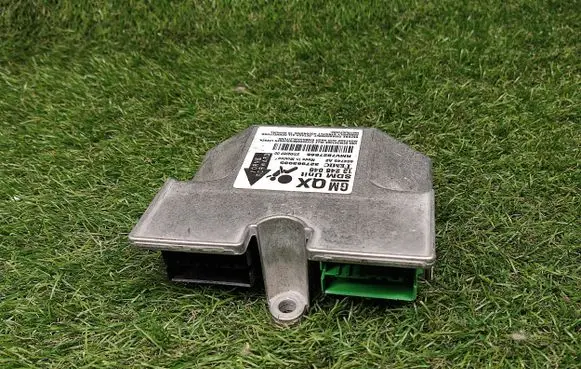 Opel Zafira B Airbag control unit/module 13246046