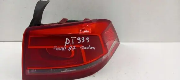 Volkswagen PASSAT B7 Rear/tail lights