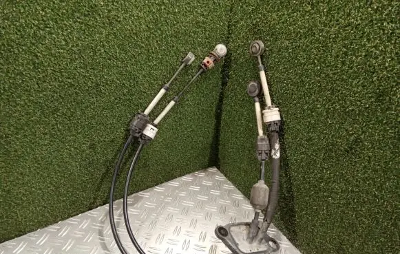 Gear shift cable linkage