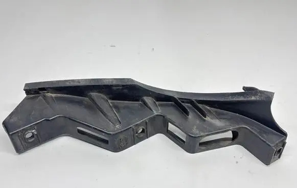Volkswagen PASSAT B6 Front bumper mounting bracket 3C0807890