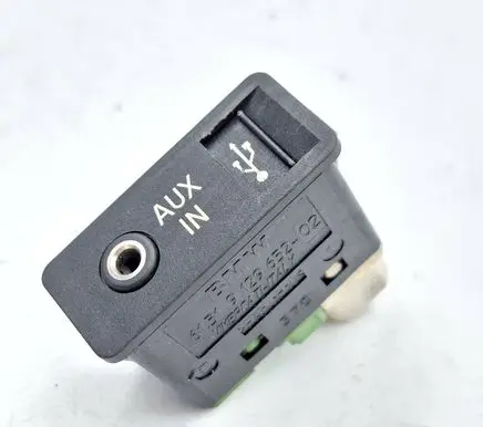 BMW 1 E81 E87 AUX in-socket connector 9129652 61319129652