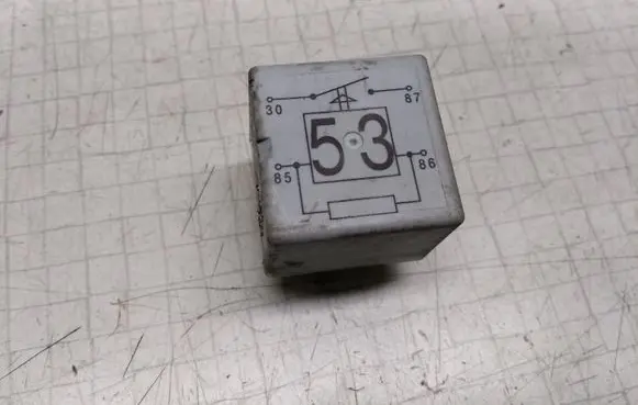 Volkswagen Transporter - Caravelle T5 Other relay 141951253B