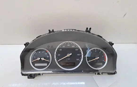 Mercedes-Benz C W204 Speedometer (instrument cluster) A2045402048 A2045402811 A2044421521