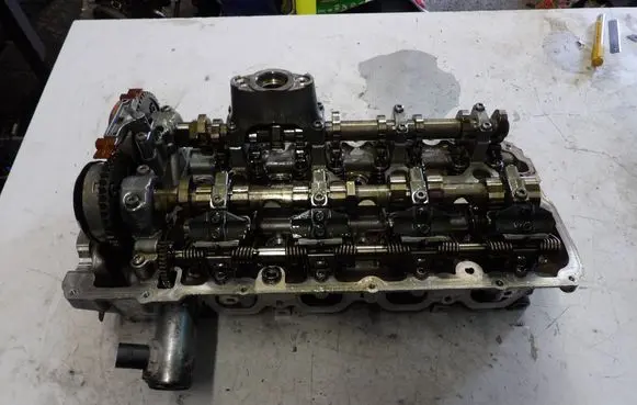 BMW 7 F01 F02 F03 F04 Engine head 7603475
