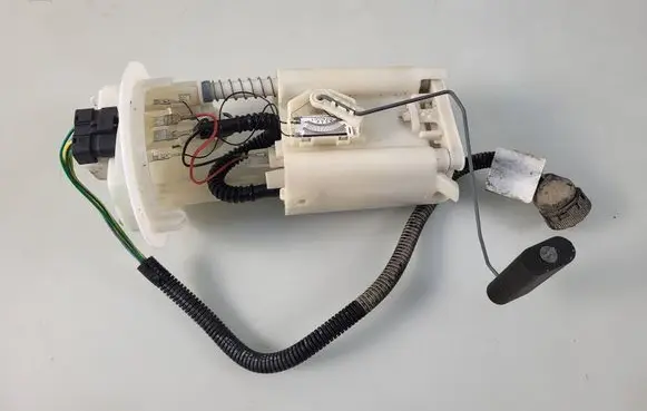 Citroen Xsara Picasso In-tank fuel pump 9633294680