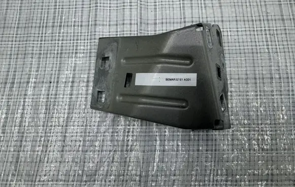 Maserati Levante Fender mounting bracket A431
