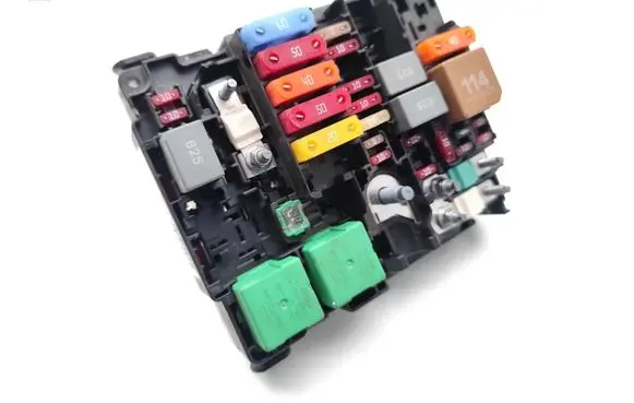 Opel Combo E Fuse module 9804848180