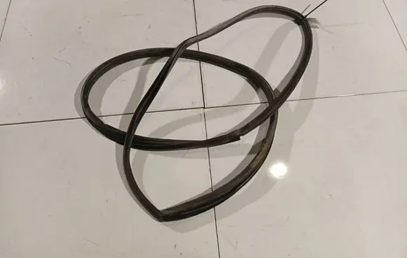 Subaru Legacy Rubber seal rear door 