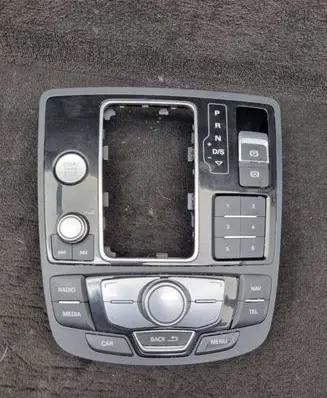 Head unit multimedia control