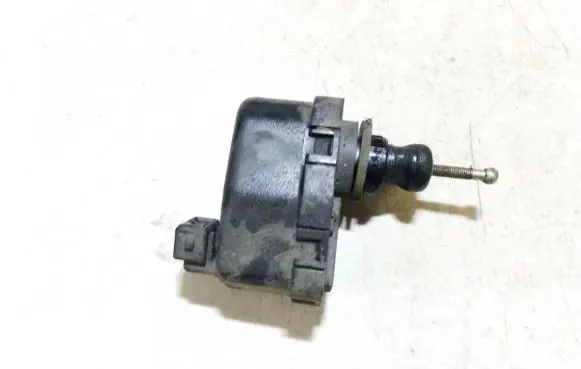 Volkswagen PASSAT B3 Headlight level adjustment motor 0307851311