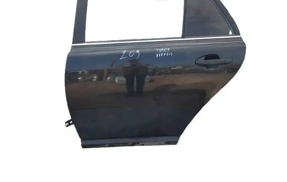 Toyota Avensis T250 Rear door 3C5