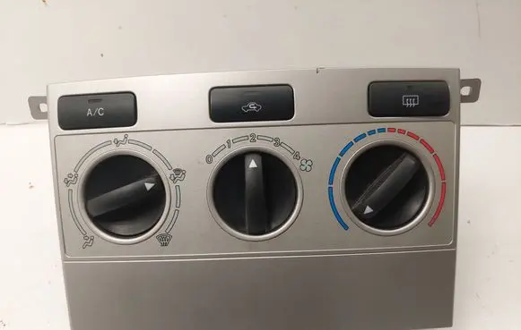 Toyota Corolla Verso AR10 Climate control unit 559000F011