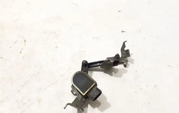 Volvo C40 Rear air suspension level height sensor 32246677