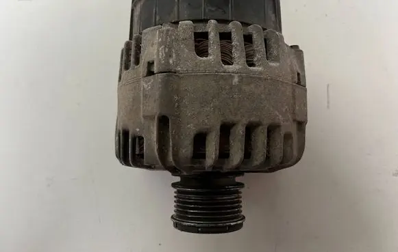 Renault Megane III Generator/alternator 231000026R 2606272A 109035768