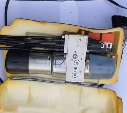 Peugeot 308cc Convertible roof hydraulic pump DAI1110276 PZ0A09300004 107621300