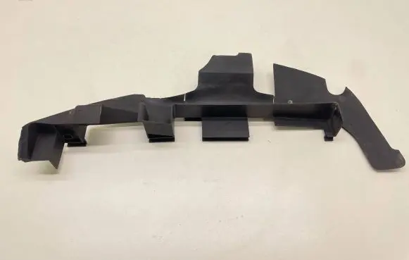Audi A6 S6 C5 4B Intercooler air guide/duct channel 4B0121284Q